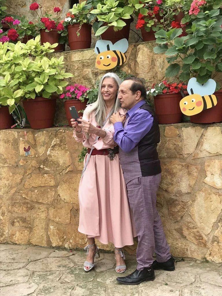 Άφησε άσπρα μαλλιά, δεν την αναγνωρίζει κανείς: Η «Σόφη» του Ντόλτσε Βίτα στα 57 της είναι γιαγιά με 2 εγγόνια 4 441580894 2195410514131709 2682774589557429307 n