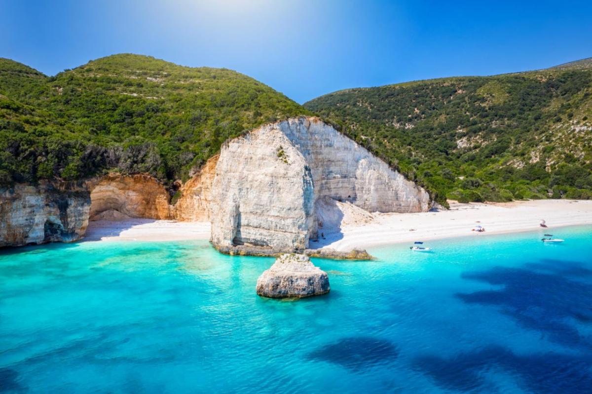 Η ελληνική παραλία που αναδείχθηκε η δεύτερη καλύτερη στον κόσμο 2 142098 viewom