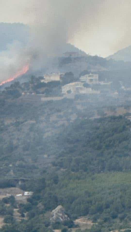 Φωτιά στο Λουτράκι - Καίει δίπλα στη Λίμνη Βουλιαγμένης 2 loutraki korinthias