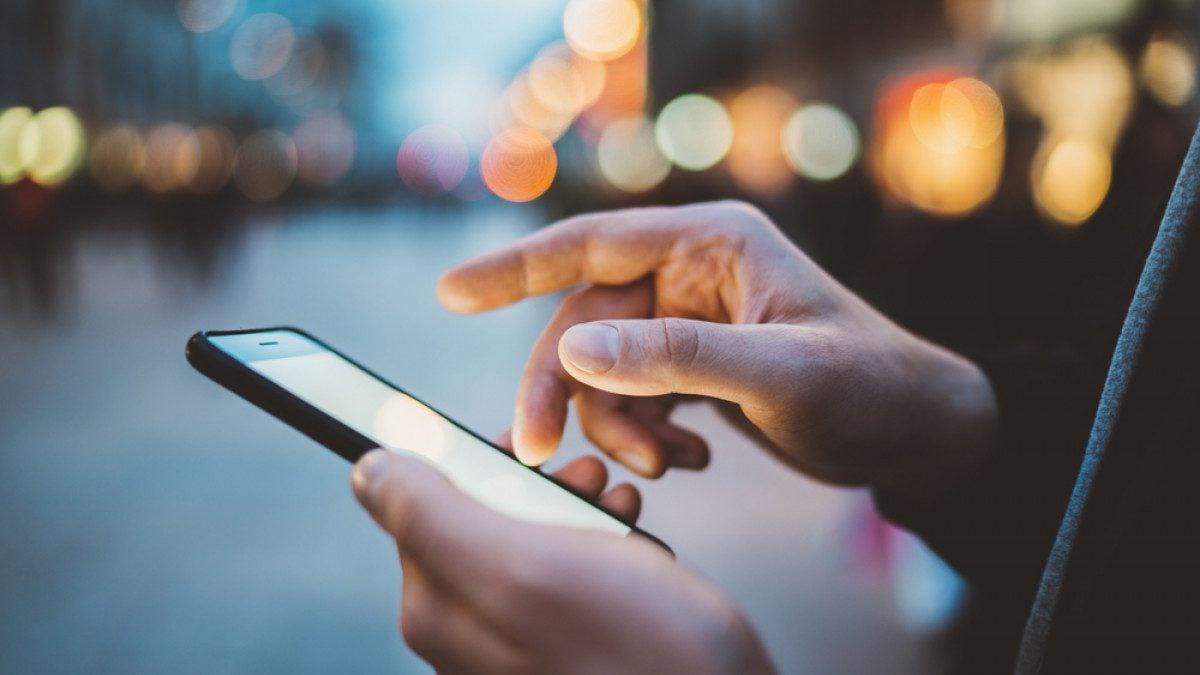 Ποιοι δικαιούνται voucher για αγορά smartphone – Πότε ξεκινά το πρόγραμμα 3 kinito shutterstock