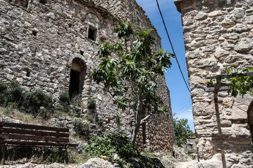Τέλος μιας εποχής στη Χίο: Πέθανε η τελευταία μόνιμη κάτοικος του «Μυστρά του Αιγαίου» Σμαράγδα Παπαστυλιανού 2 anabatos 1