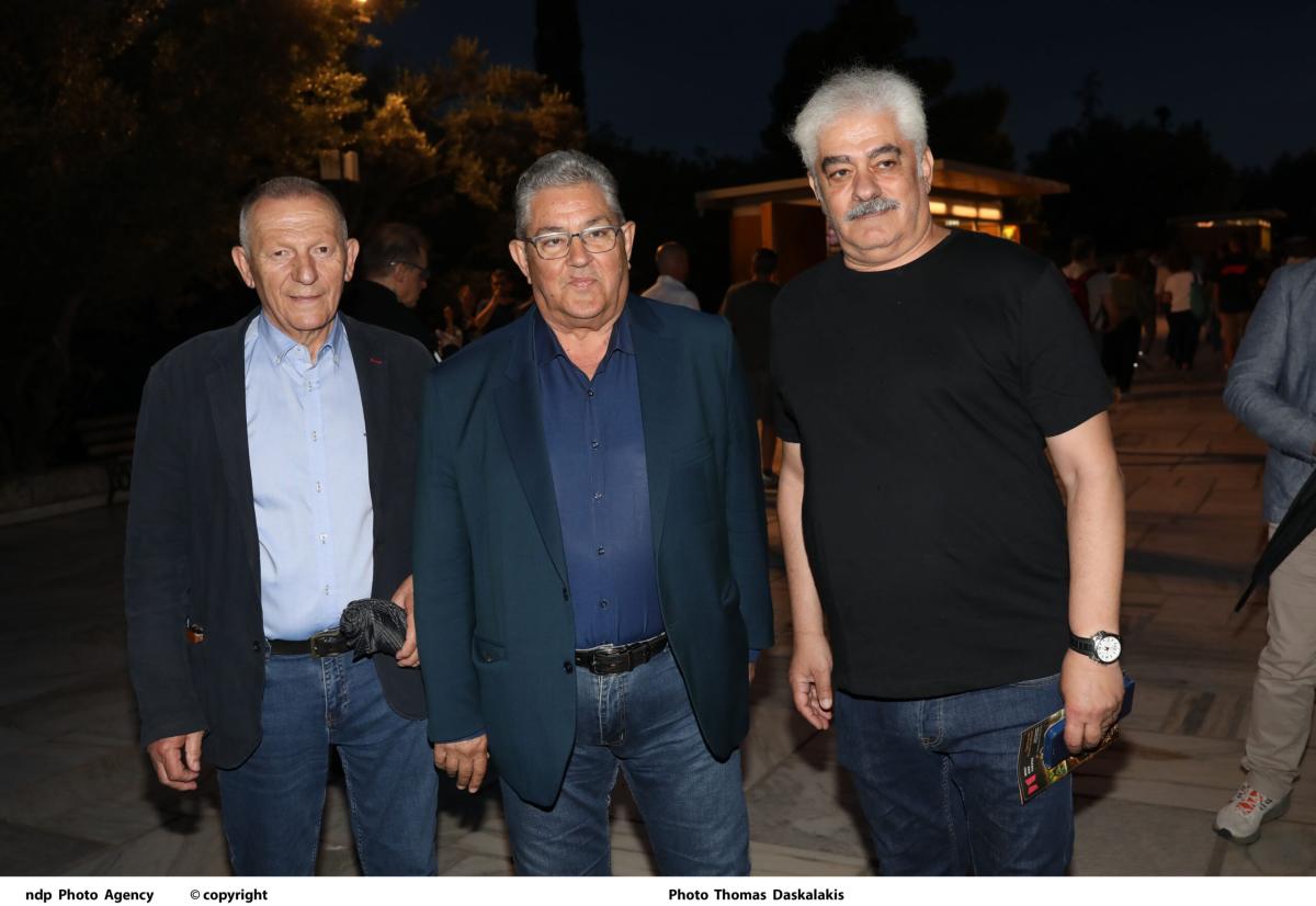 Ο Αλέξης Τσίπρας και η Μπέττυ Μπαζιάνα στην παράσταση του Σταμάτη Κραουνάκη στο Ηρώδειο 4 Ο Δημήτρης Κουτσούμπας