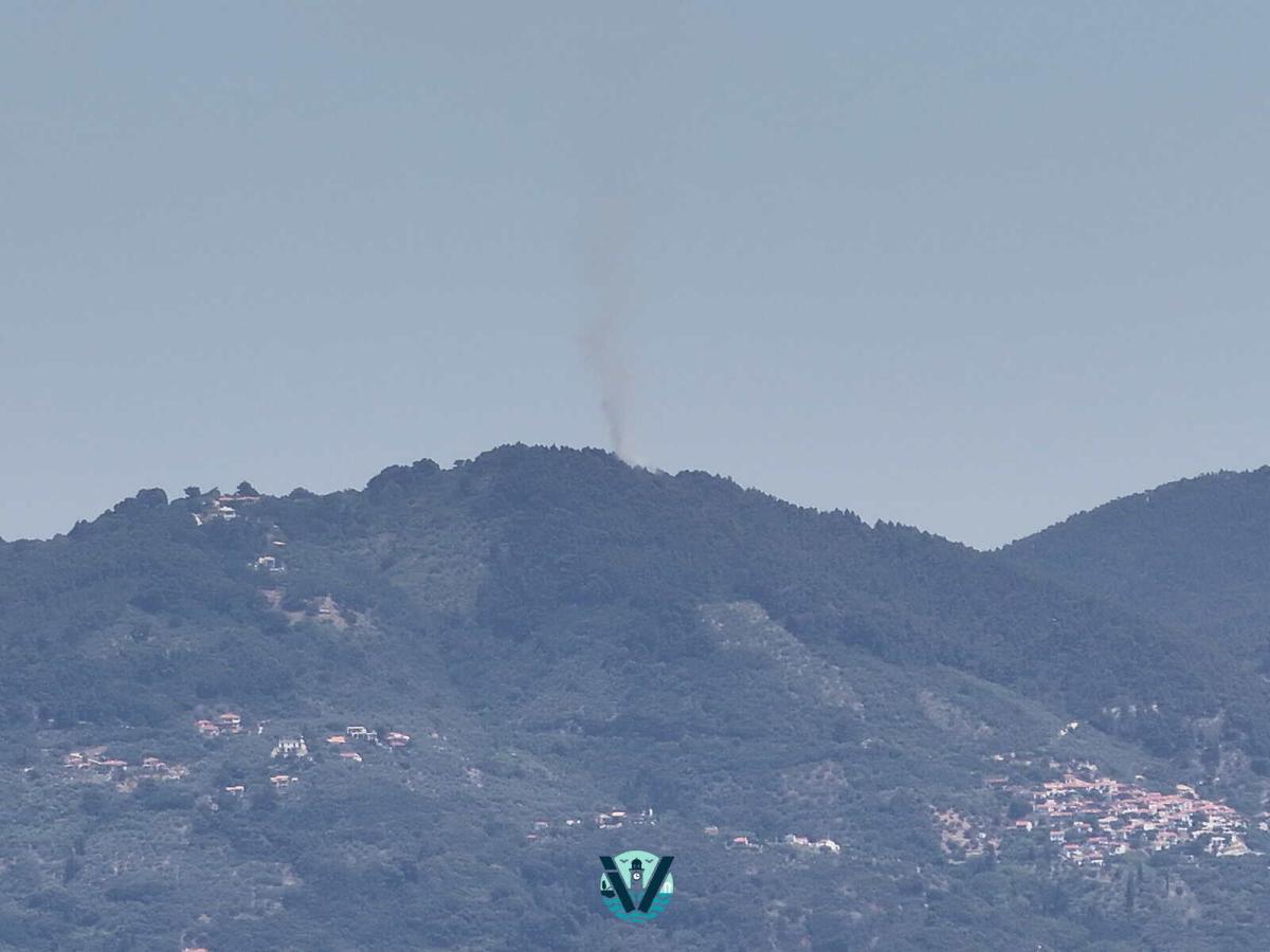 Φωτιά στη Σκόπελο - Σηκώθηκαν αεροσκάφη και ελικόπτερο 2 copy 9b8e5cd1 ea73 46d5 9ad0 89263f0ffc93 scaled 1