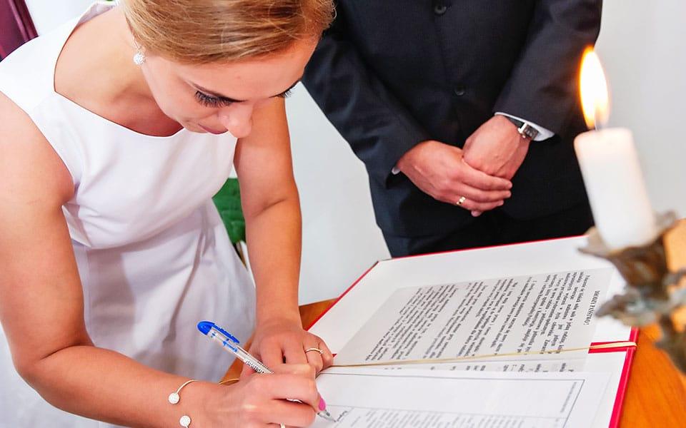 Σύμφωνο συμβίωσης: Γιατί όλο και περισσότερα ζευγάρια στην Ελλάδα το επιλέγουν αντί του γάμου 2 shutterstock 311069183