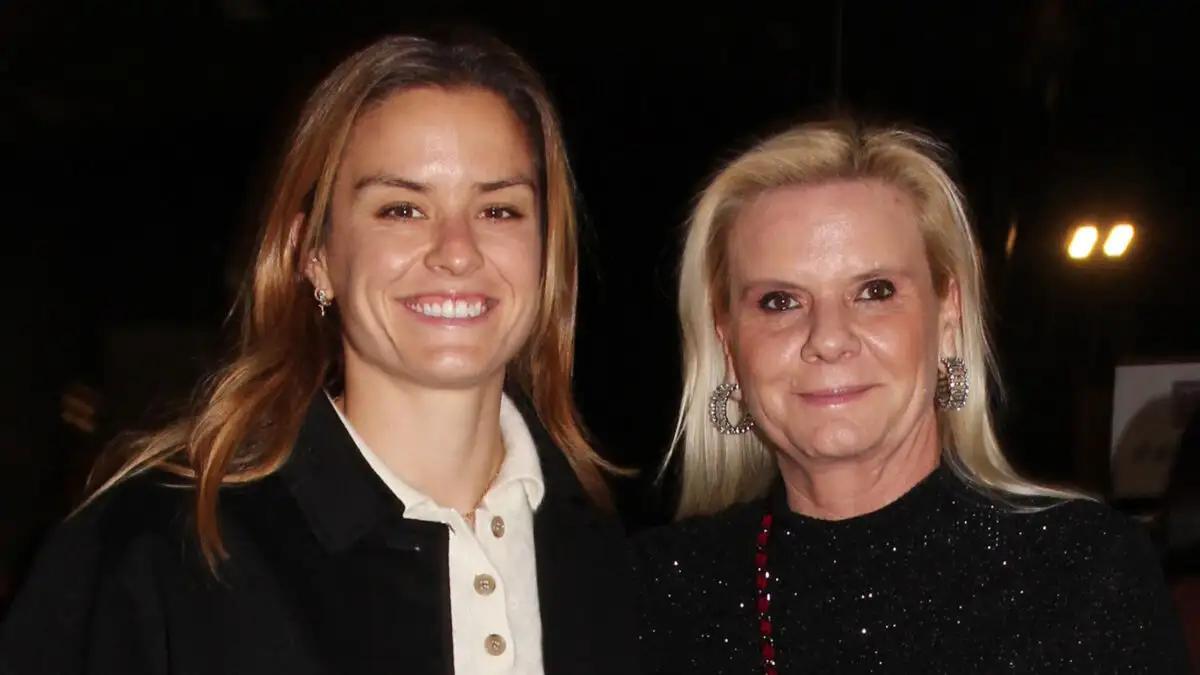Εκθαμβωτική με κομψό σύνολο η μητέρα της Μαρίας Σάκκαρη σε πριβέ δείπνο στην αθηναϊκή ριβιέρα 2 kanellopoulou ndp 1200x675 1