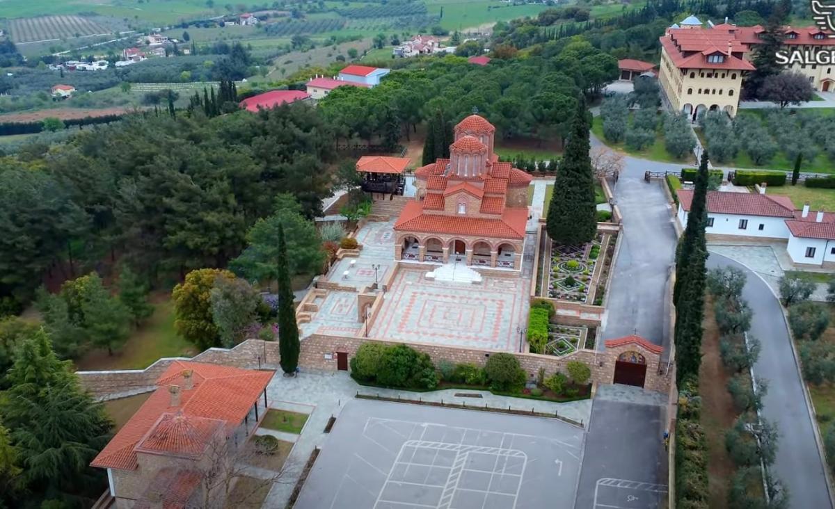 Ο τάφος του Αγίου Παϊσίου σε μοναδικές εικόνες από ψηλά 2 stigmiotypo othonis 2025 07 12 13.23.03