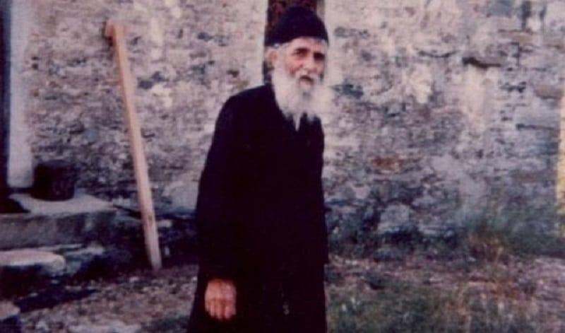 Γέροντας Παΐσιος: «Εμείς με ένα παξιμάδι πάμε στον Θεό!» 1 paisios 2