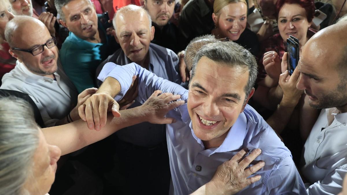 Από τη Νίκαια, ο Αλέξης Τσίπρας παρουσίασε την ΕΛ.Α.Σ. ως αυριανή κυβέρνηση, προβλέποντας εκλογική ήττα του Μητσοτάκη και προτείνοντας πέντε ριζοσπαστικές κοινωνικές παρεμβάσεις