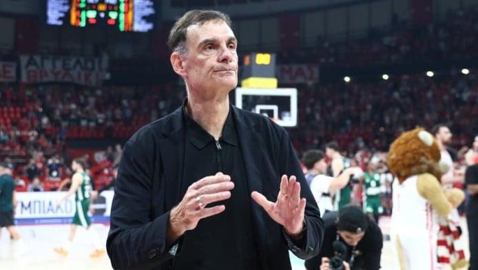 Συγκινημένος ο Μπαρτζώκας - “Συνεχίζουμε ταπεινοί και πεινασμένοι”