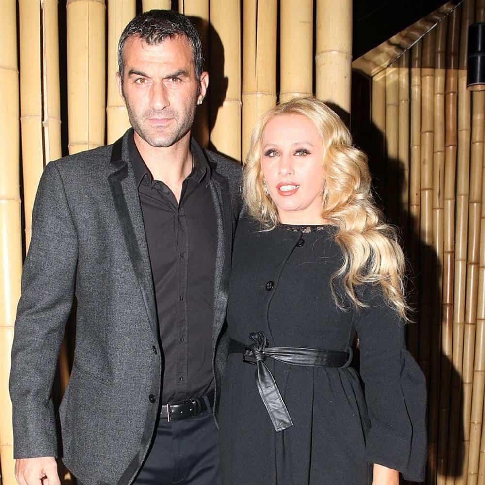 Έφτασε ο Δέλλας στο Ευηνοχώρι για το αυριανό μνημόσυνο: Η νύχτα πάνω από το μνήμα της Γωγώς - 40 μέρες από τον θάνατο της Μαστροκώστα 2 1 46