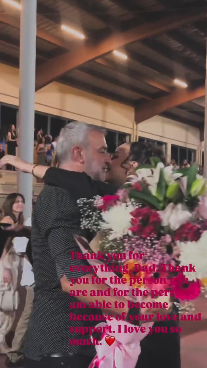 Βικτώρια Δέλλα: Η κόρη της Γωγώς Μαστροκώστα και του Τραϊανού Δέλλα αποφοίτησε από το σχολείο – Το συγκινητικό βίντεο 1 1 1