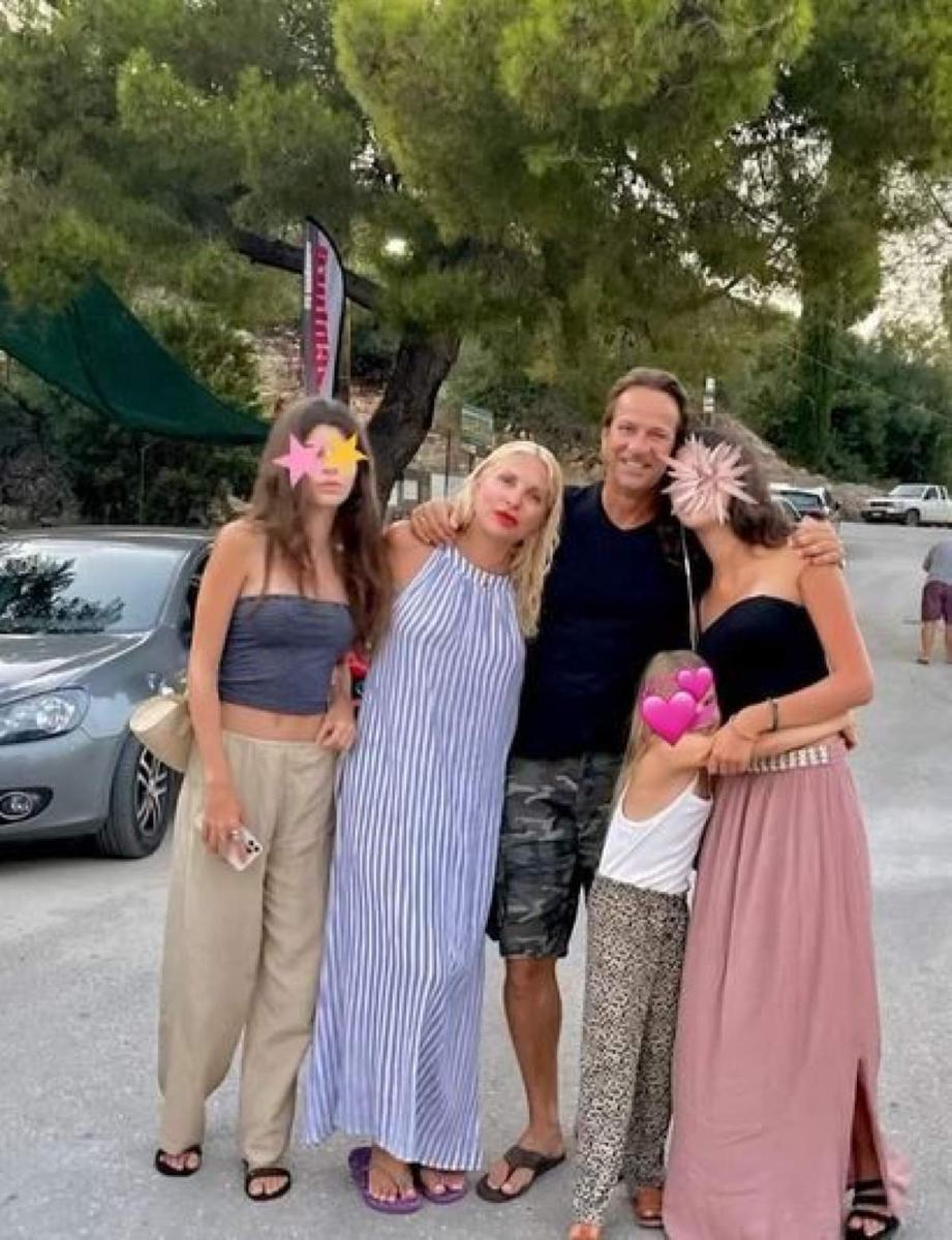 Λάουρα Λάτσιου: Ποια είναι η πρωτότοκη κόρη της Μενεγάκη - Τι σπουδάζει στο εξωτερικό, η απαγόρευση στους φωτογράφους 5 menegaki kores 1