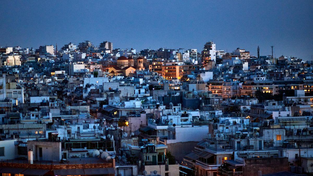Χιλιάδες κλειστά σπίτια επιστρέφουν στην αγορά – Πώς θα λειτουργήσει το νέο «Ανακαινίζω»
