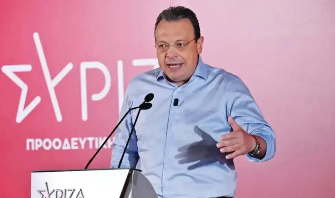 paraiteitai o famellos apo tin proedria toy syriza