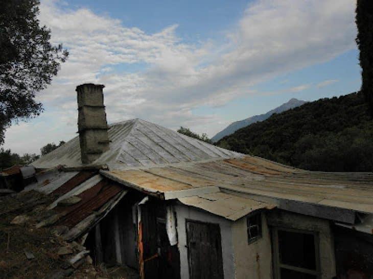 Σπάνιες εικόνες: Αυτό ήταν το κελί του Αγίου Παϊσίου στον Τίμιο Σταυρό – Φωτογραφίες από το εσωτερικό του 14 16 730x547 1 730x547 1