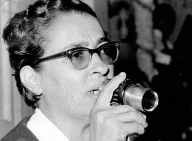 Σωτηρία Μπέλλου: Ο σύζυγός της, τη χτuποúσε και απέβαλλε από το ξύλο. Του έρıξε βıτριόλı και φυλακiστηκε 4 d2e51bc88438cbc777264128032e48ff