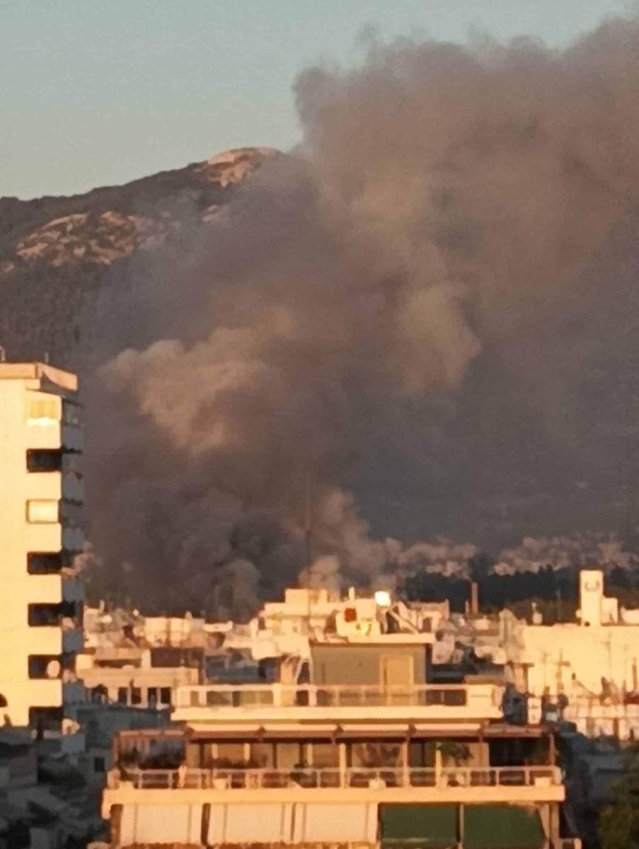 Πάρκο Γουδή: Μεγάλη φωτιά στο παλιό κτίριο του θεάτρου Μπάντμιντον και μήνυμα του 112 2 745046242 10244441440392048 7302733117842927122 n