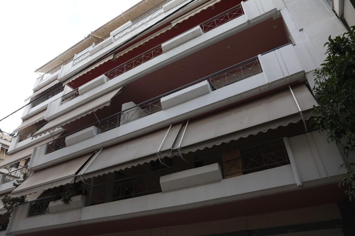 Τραγωδία στον Πειραιά: Η καμπίνα του αυτοκινήτου μετατράπηκε σε παγίδα θανάτου