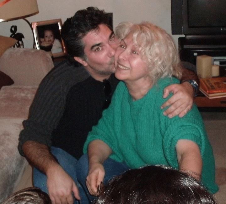 Πέθανε ο μονάκριβος γιος της Γιώργος, γράφει συνέχεια σπαρακτικές αναρτήσεις: Η πασίγνωστη Ελληνίδα ηθοποιός & ο Γολγοθάς της 7 580
