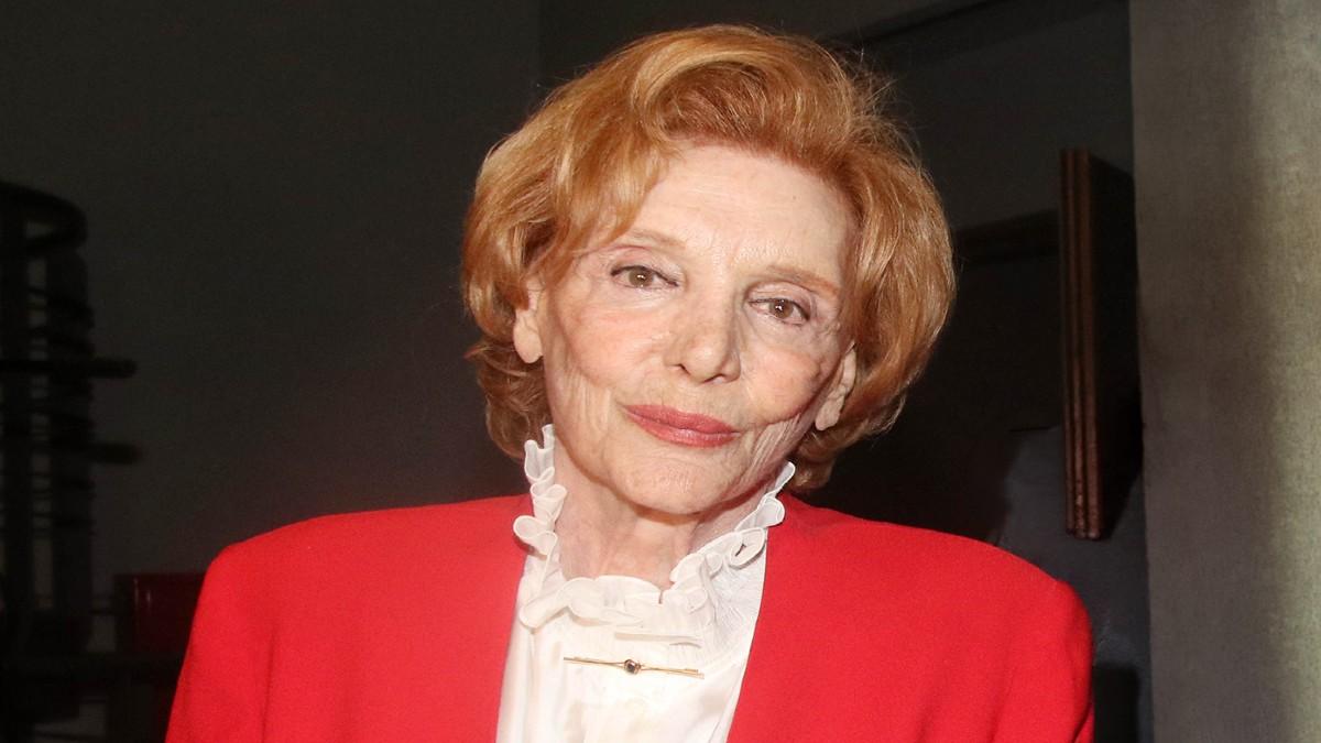 Η Μάρω Κοντού εισήχθη στο νοσοκομείο μετά από σοβαρό οικιακό ατύχημα, ξεκαθαρίζοντας πάντως η ίδια πως υπέστη κατάγματα και δεν αντιμετωπίζει κάποιο αναπνευστικό πρόβλημα