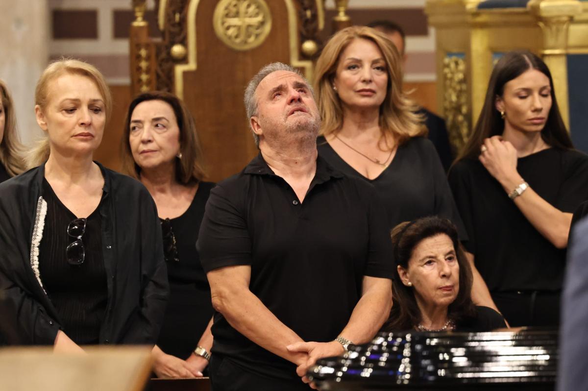 Κηδεία Μάρως Κοντού στη Μητρόπολη: Το περιστατικό που έκανε όλη την Ελλάδα να δακρύσει 1 5260921 2048x1363 1