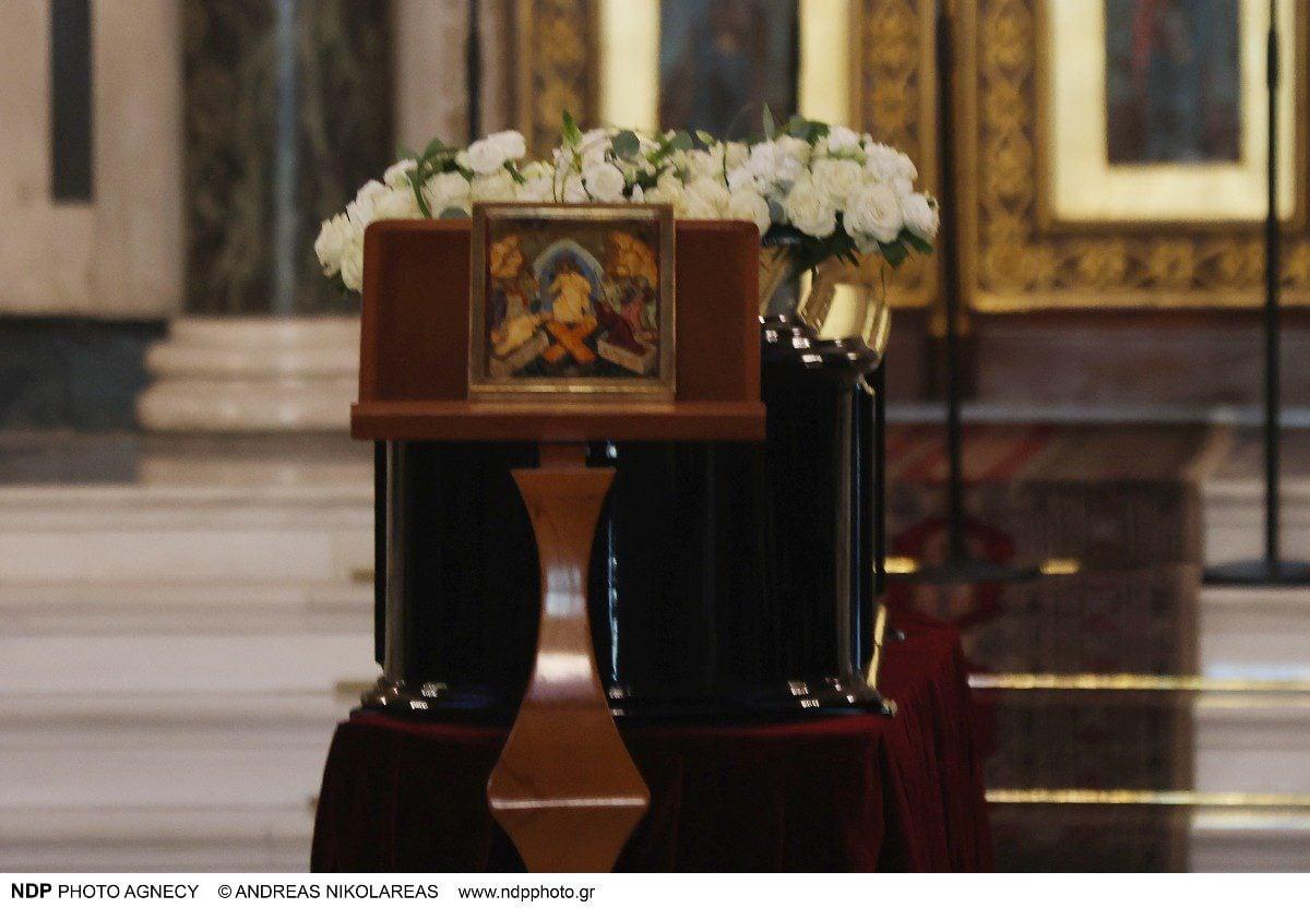 Κηδεία Μάρως Κοντού: Ο Νικήτας Κακλαμάνης αποκάλυψε το πρόβλημα υγείας που αντιμετώπιζε – «Τώρα μπορώ να το πω» 1 kidia kontou
