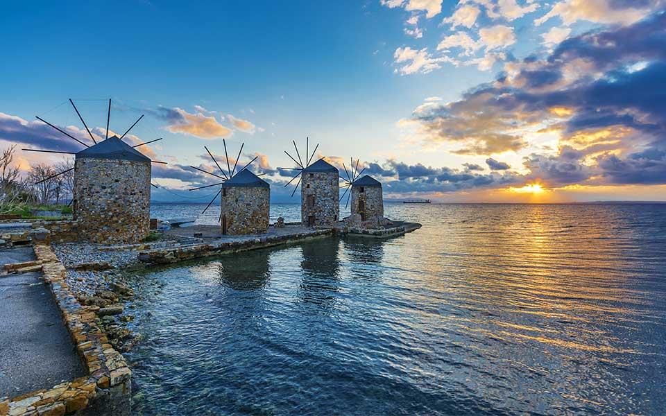 Διακοπές χωρίς να αδειάσει το πορτοφόλι: Το πιο οικονομικό νησί του Αυγούστου που γίνεται ανάρπαστο 1 shutterstock 404557066