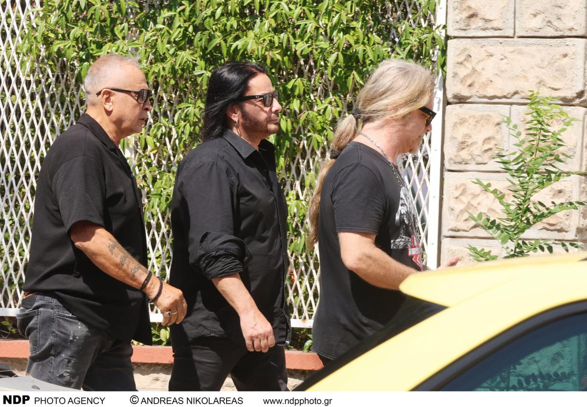 Θρήνος στην κηδεία του Λορέντζο Καριέρε - Συντετριμμένη η σύζυγός του, Έλενα Κατραβά 14 ndp 3957 scaled