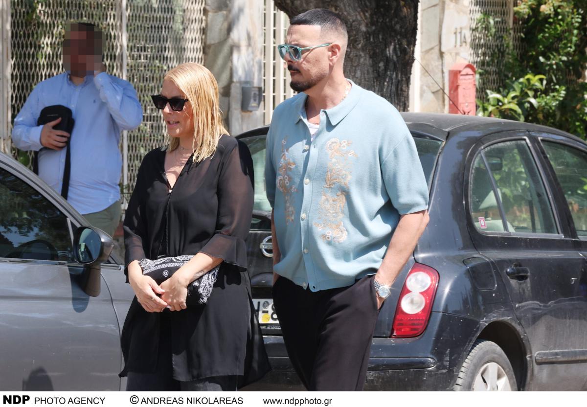 Θρήνος στην κηδεία του Λορέντζο Καριέρε - Συντετριμμένη η σύζυγός του, Έλενα Κατραβά 28 ndp 4099 scaled