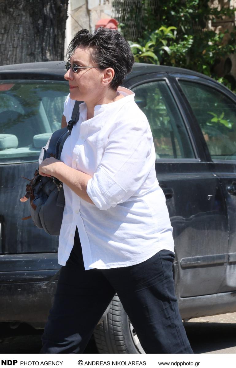 Θρήνος στην κηδεία του Λορέντζο Καριέρε - Συντετριμμένη η σύζυγός του, Έλενα Κατραβά 29 ndp 4104 scaled