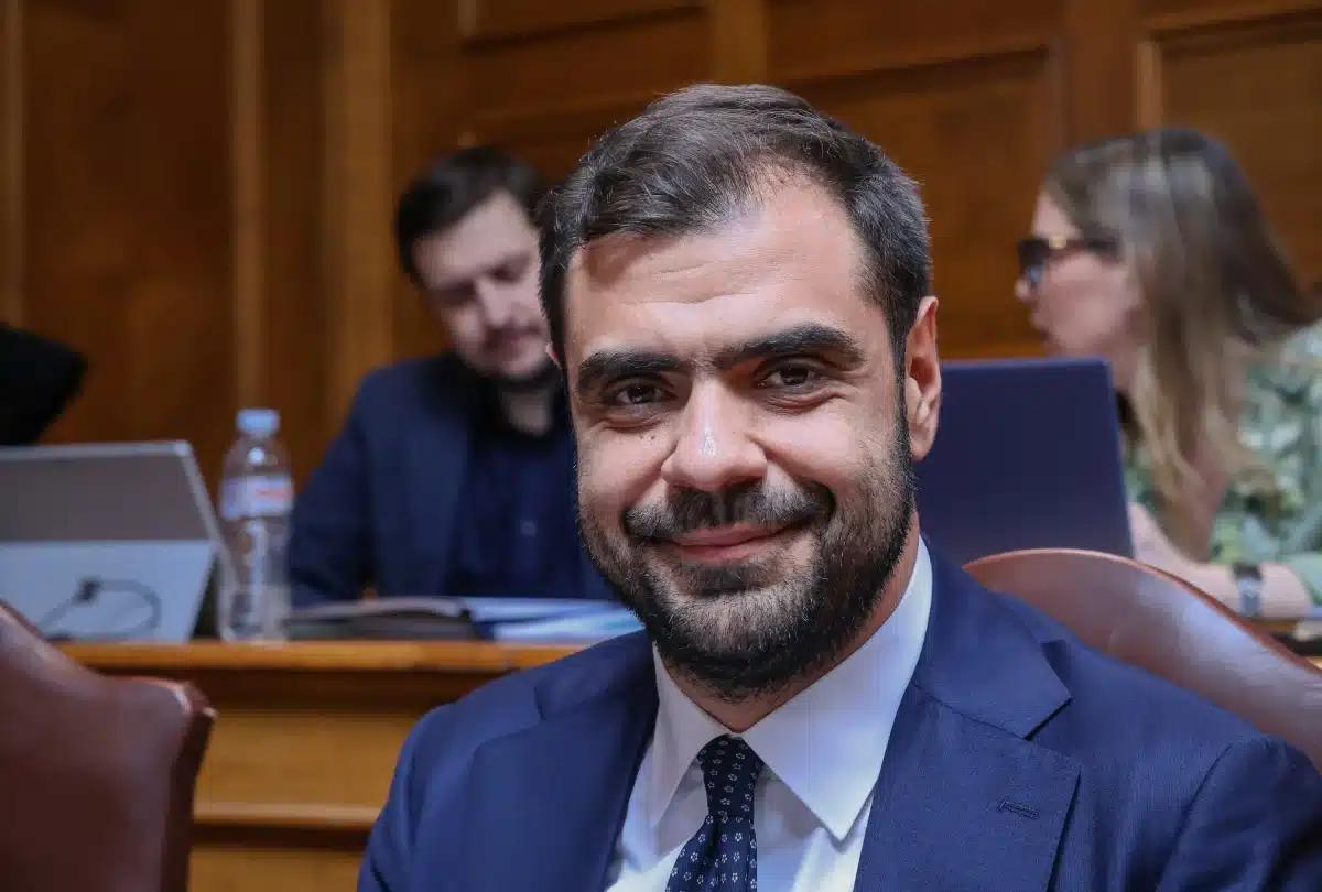 Παύλος Μαρινάκης: «Είμαστε η πρώτη κυβέρνηση που πήρε από υπερκέρδη εταιρειών ενέργειας και διυλιστηρίων και τα δώσαμε πίσω στην κοινωνία» 2 ef5f9da8 4920 40ba bd37 604bdc2418c5