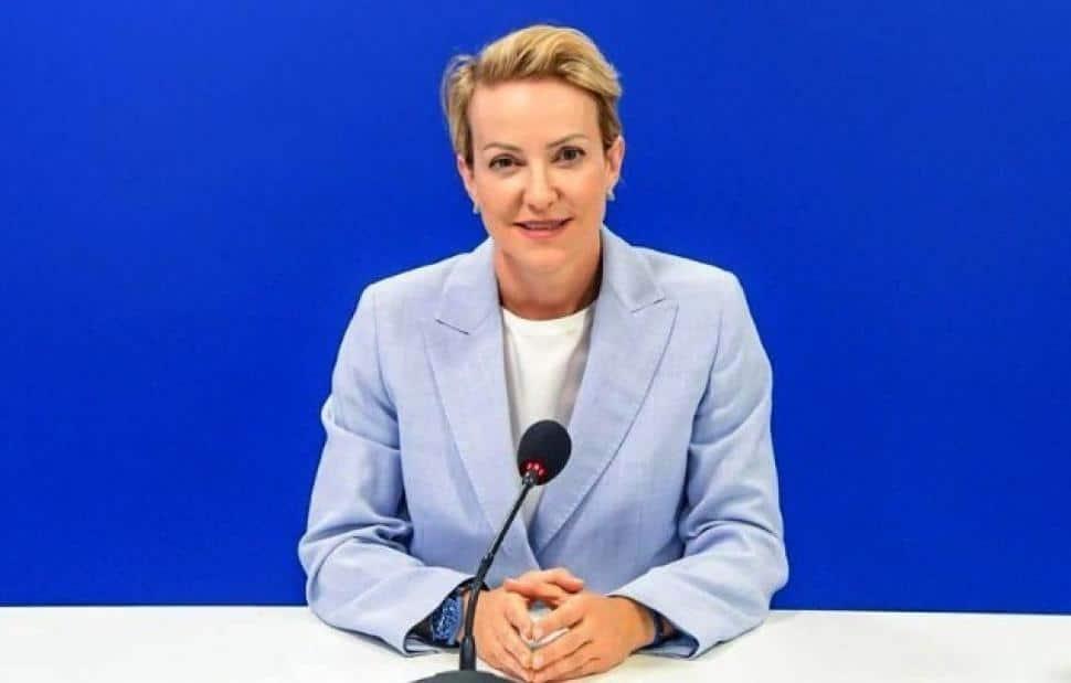 Σδούκου: «Το ΠΑΣΟΚ έχει πάρει διαζύγιο με την αλήθεια. Ο Τσίπρας έκλεισε το παλιό μαγαζί που έπεσε έξω για να ανοίξει καινούργιο» 2 w18 173733w0722383530369802