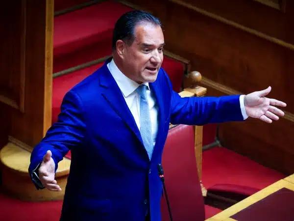 Άδωνις: «Στα 8 από τα 10 νοσοκομεία με περιμένουν με λουλούδια» 1 adonis georgiadis 8.jpg