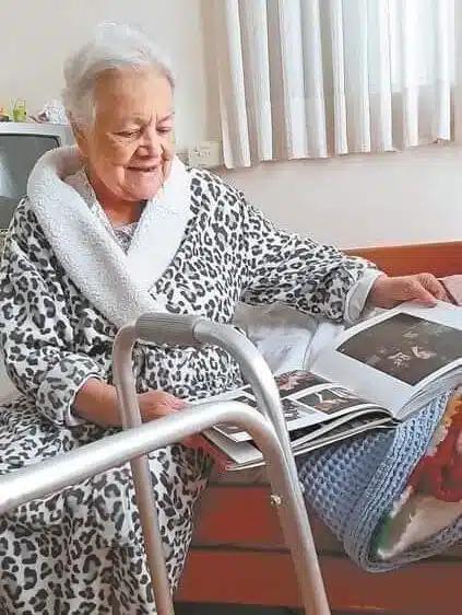 Μαίρη Λίντα: Από τη δολοφονία της μητέρας της στο τελευταίο γλέντι στο Γηροκομείο - Όσο πόνο πήρε, τόση αγάπη σκόρπισε 1 lida2 e1731153977374