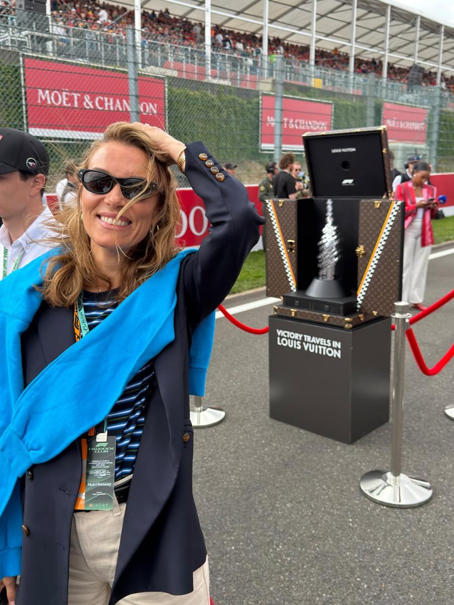 Δίδαξε στυλ η Βίκυ Καγιά στο Grand Prix του Βελγίου – Οι κομψές και άψογες εμφανίσεις της 4 1 79