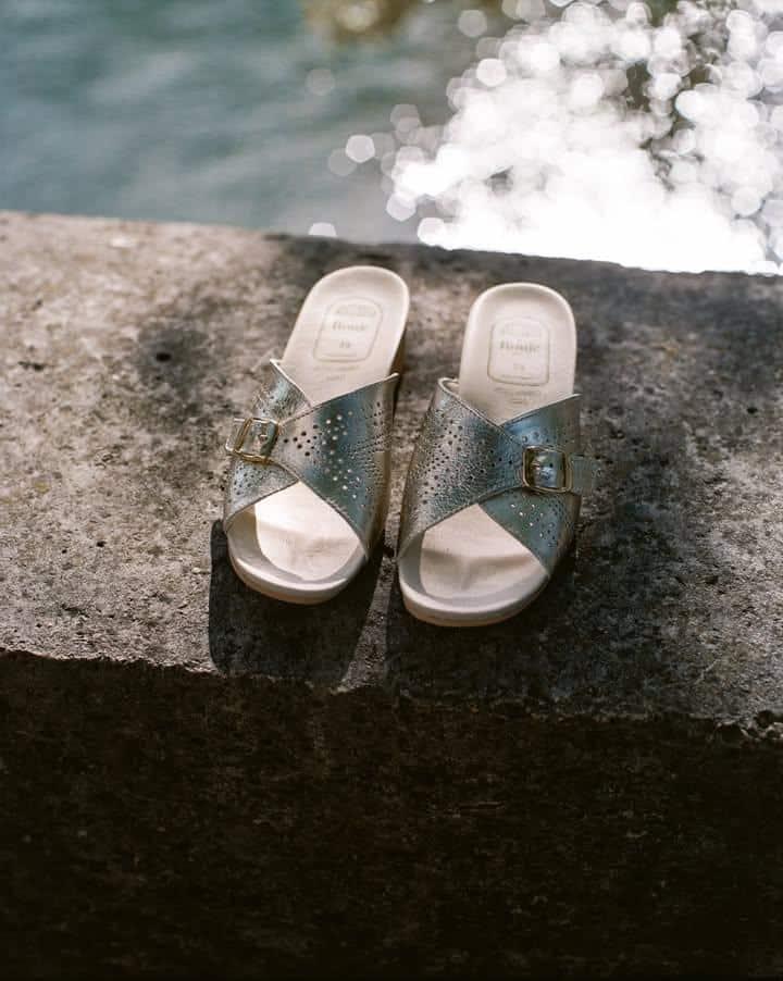 Τέλος τα Birkenstock; Αυτά είναι τα σανδάλια που προτιμούν τώρα οι στιλάτες γυναίκες 2 birkenstock sandalia 1