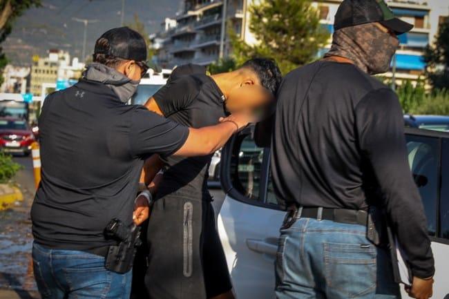 Βίντεο - ντοκουμέντο με τον Αιγύπτιο να βγαίνει από το γραφείο του Γεωργίου μετά τη δολοφονία - Τι κρατάει στα χέρια του 3 98e9e8c5d4134e369f2761d714b6b3d0