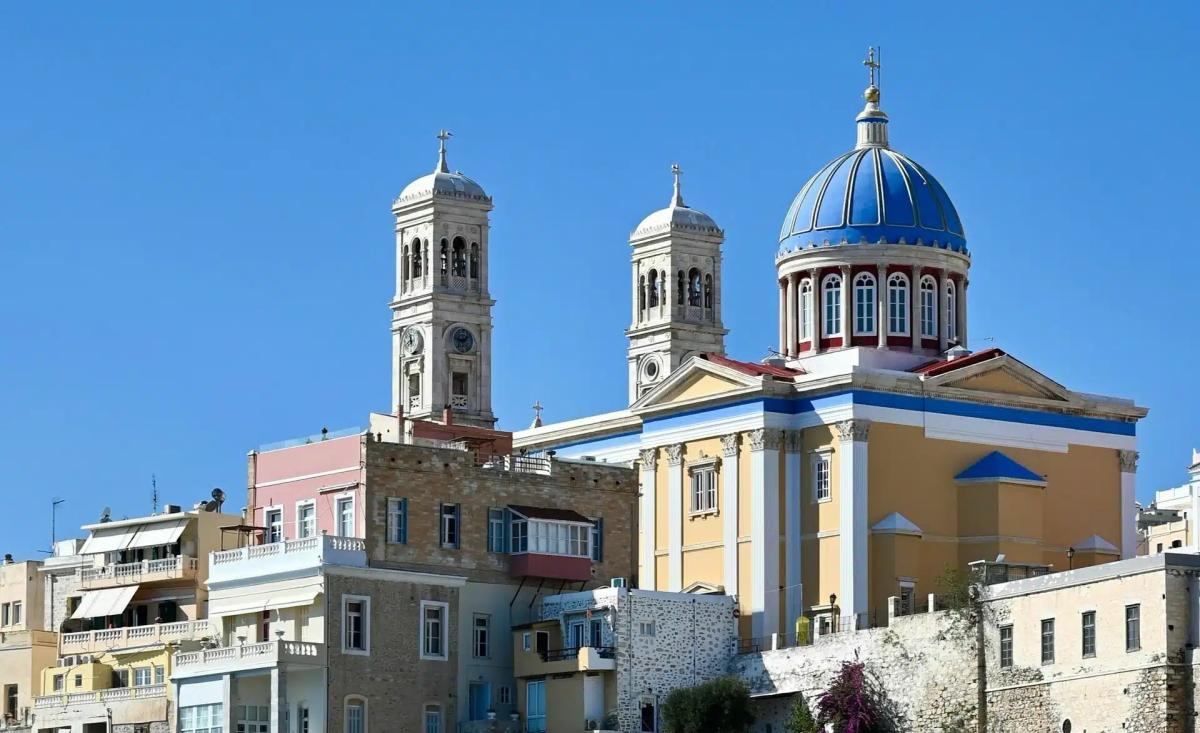 Νεκρή γυναίκα που μαχαιρώθηκε στη Σύρο - Πήγε σε σπίτι ζευγαριού, λογομάχησε με τη γυναίκα, τη σκότωσε ο σύζυγος 1 syros nekri