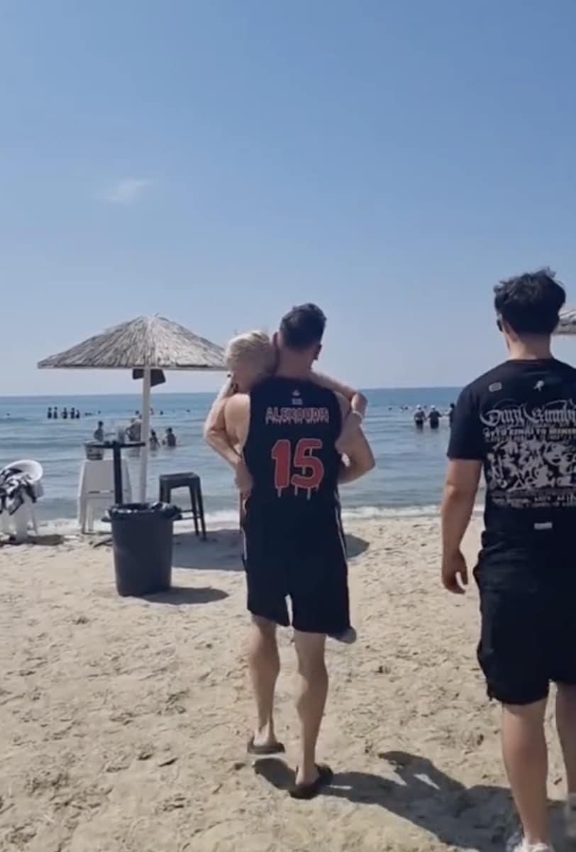 Στιγμές που συγκινούν - Οι ηλικιωμένοι του Γηροκομείου Ξάνθης απόλαυσαν τη θάλασσα 2 stigmiotypo othonis 2026 07 25 02.53.52
