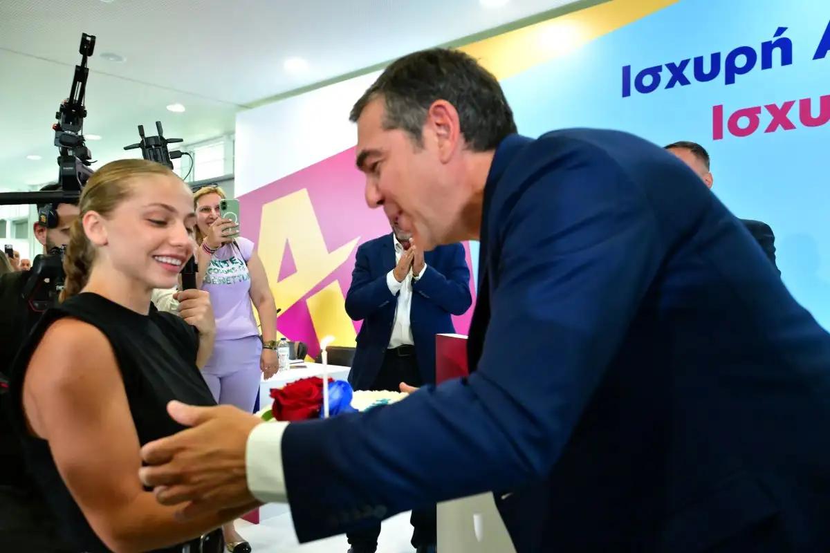 tsipras tourta4