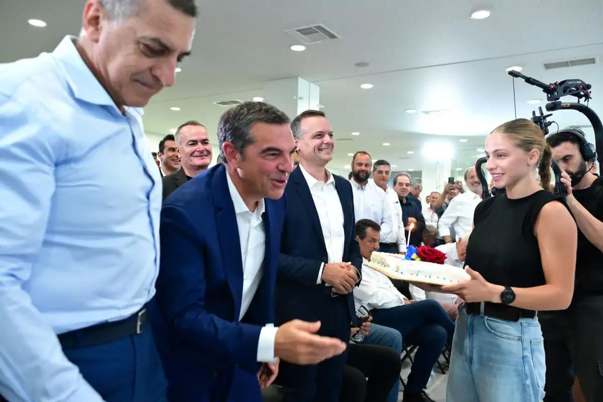 tsipras tourta3