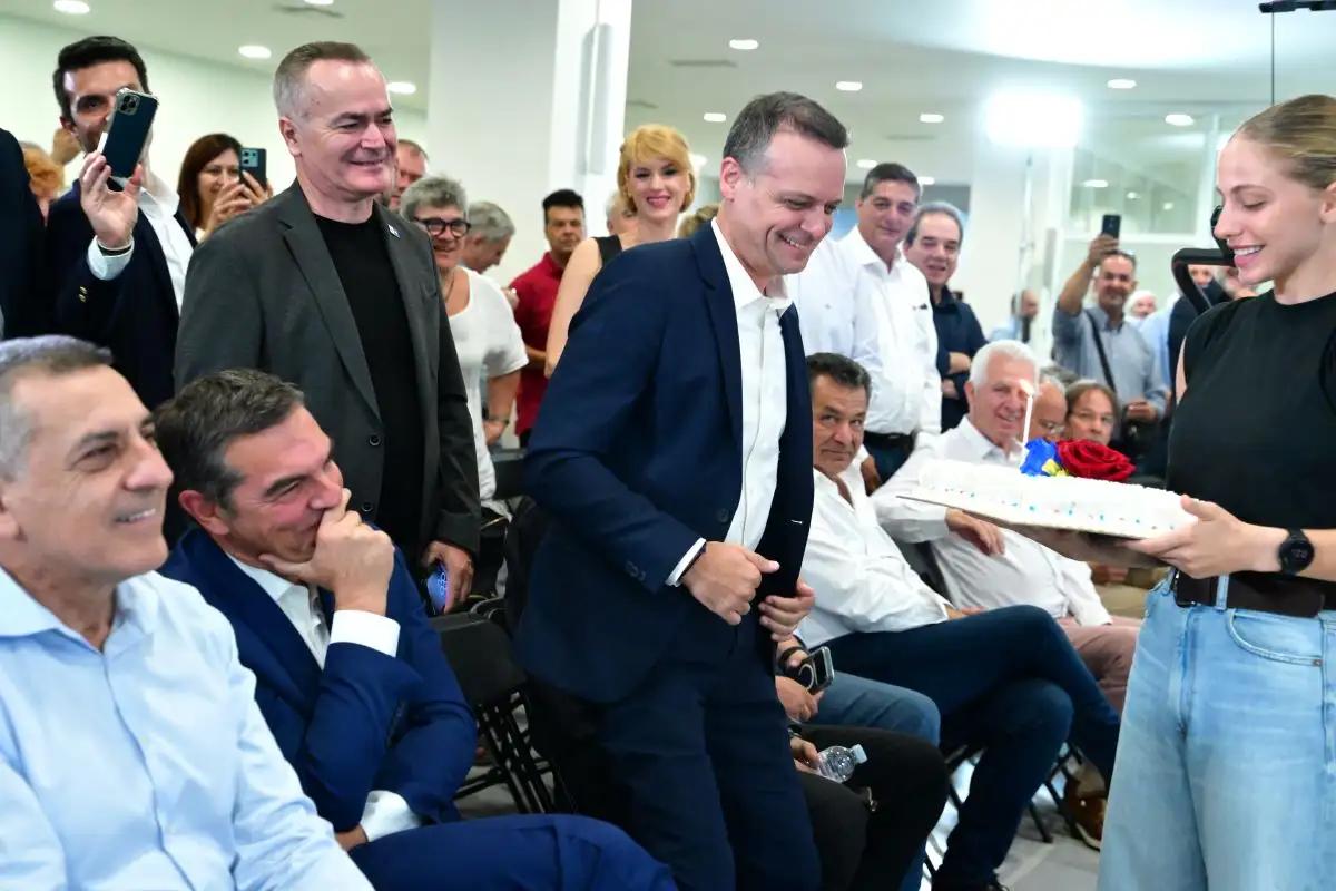 tsipras tourta2