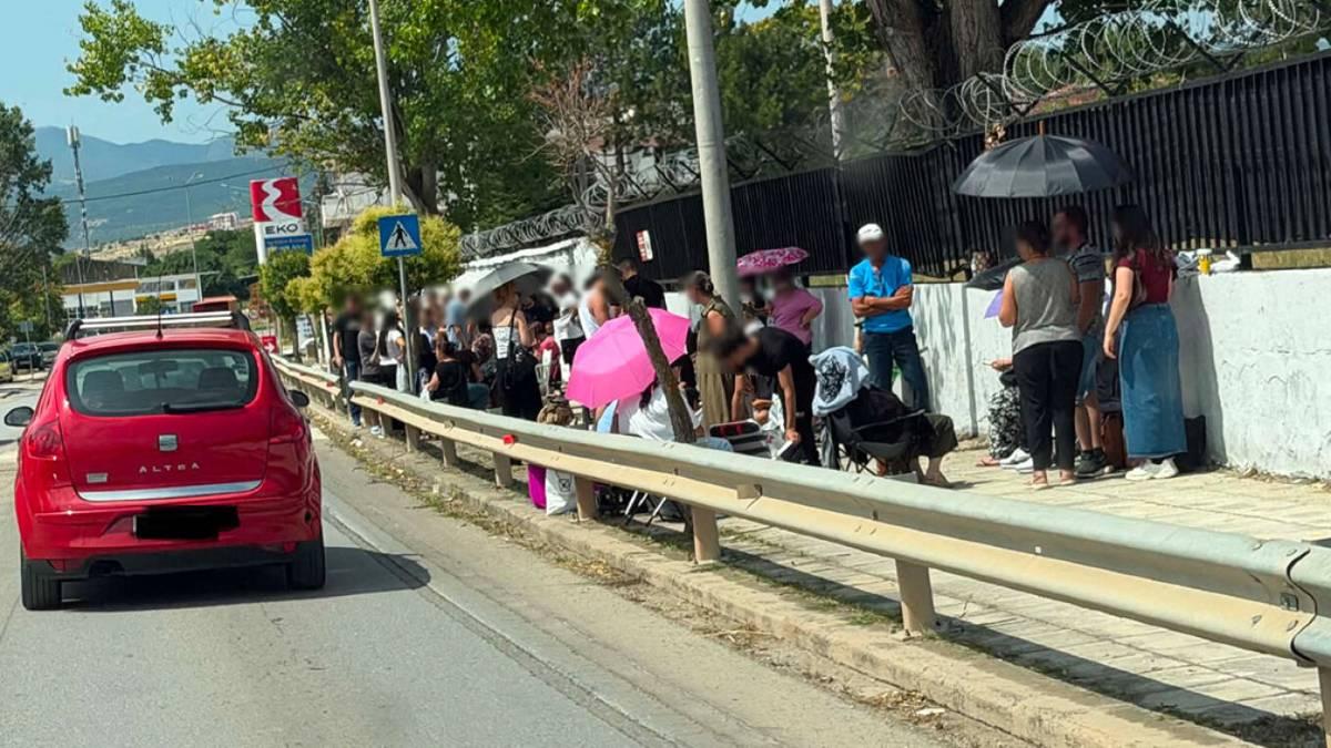 Τελευταία ευκαιρία με τις παλιές ταυτότητες: Συνωστισμός για έκδοση διαβατηρίων στην Κοζάνη