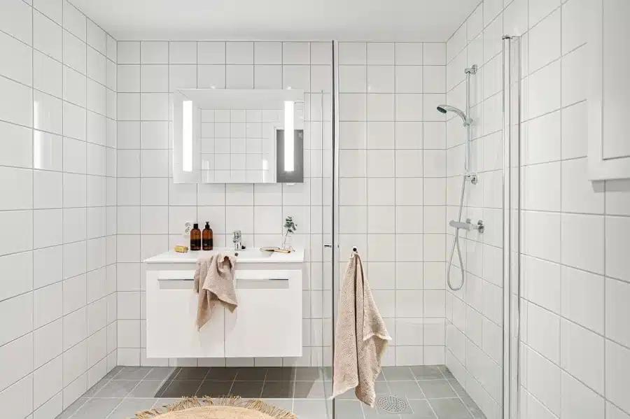 bathroom 8323932 1280