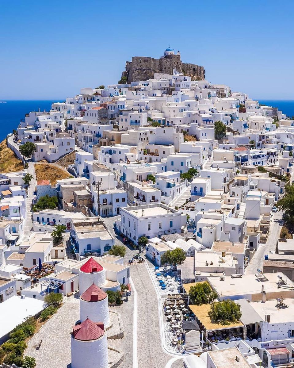 Δεν μεγαλοπιάνεται, δεν ανεβάζει τιμές: Το νησί με τη φουλ ελληνική πελατεία είναι η No1 ιδέα για διακοπές φέτος 1 641334114 18563167564041253 5539704957052215160 n