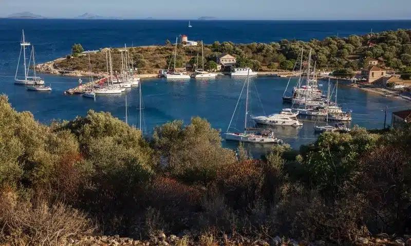 Εισιτήριο με 3 εuρώ φαγητό με 10 εuρώ: Το νησί – θαύμα που επιλέγουν όσοι προτιμούν φθηνές κι ανέμελες διακοπές 4 kastos 6