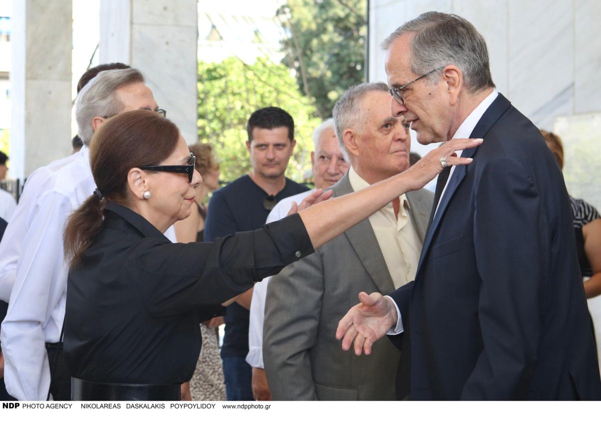 Τελέστηκε το μνημόσυνο της κόρης του Αντώνη Σαμαρά, Λένας στο Α' Νεκροταφείο Αθηνών 12 1 10 scaled