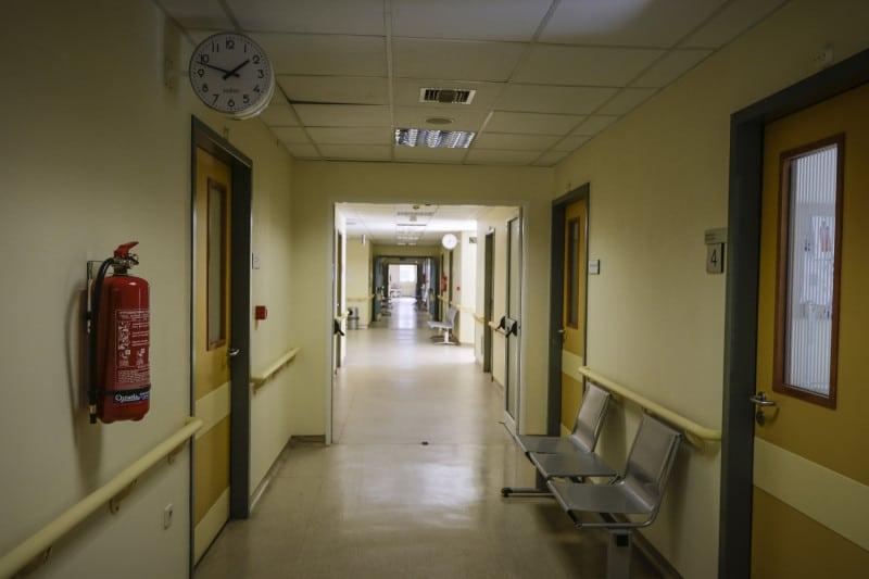 Καταγγελία για επίθεση σε νοσηλεύτρια στον «Ερυθρό Σταυρό»: Ασθενής την άρπαξε από τα μαλλιά και την χτύπησε σε πόρτες 2 31e54eeeb5bcee6c2c6c2b4ba6bf9464 l