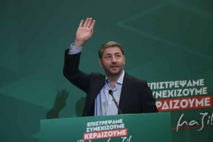 Περνάει στη στροφή Μητσοτάκη και Τσίπρα: Ο Ανδρουλάκης αιφνιδιάζει και κάνει τη διαφορά 3 androulakis thessaloniki pasok 696x464 1
