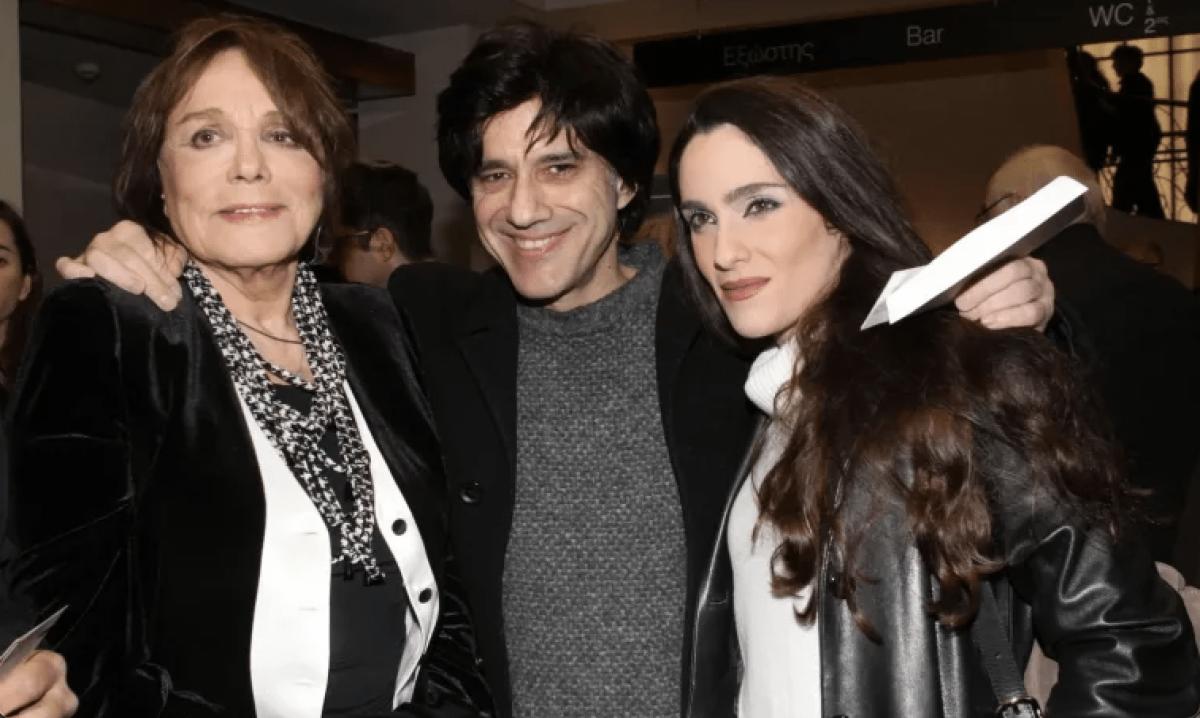 Κάποτε ήταν η πιο όμορφη του Ελληνικού σινεμά, 87 ετών σήμερα δεν έχει ούτε μία πλαστική: Πασίγνωστη Ελληνίδα ηθοποιός, είπε «όχι» στις επεμβάσεις και μεγάλωσε φυσικά με ρυτίδες 4 364